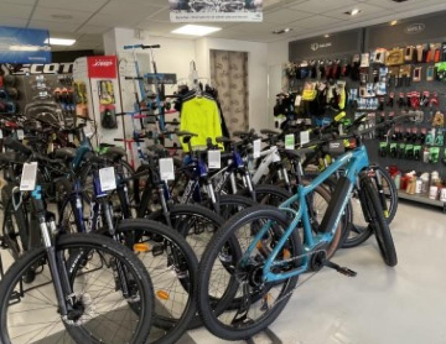 LIFECYCLES BIKES1 LIFECYCLES BIKES1