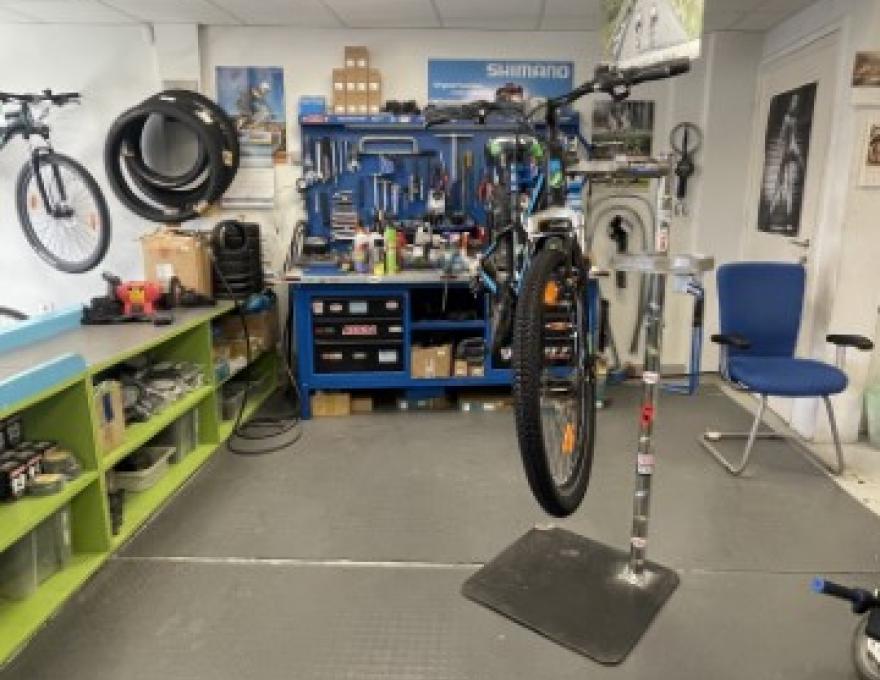 LIFECYCLES BIKES2 LIFECYCLES BIKES2