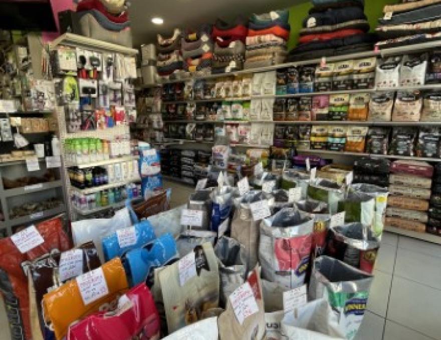 PET MANOS1 PET MANOS1